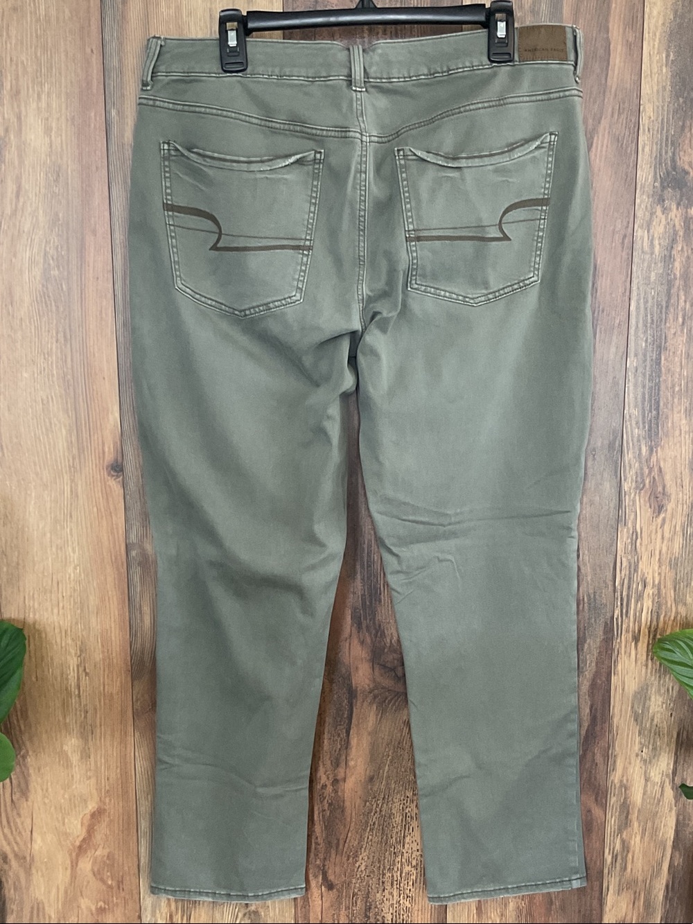 American Eagle Super Stretch TomGirl Olive Jeans 16 345B